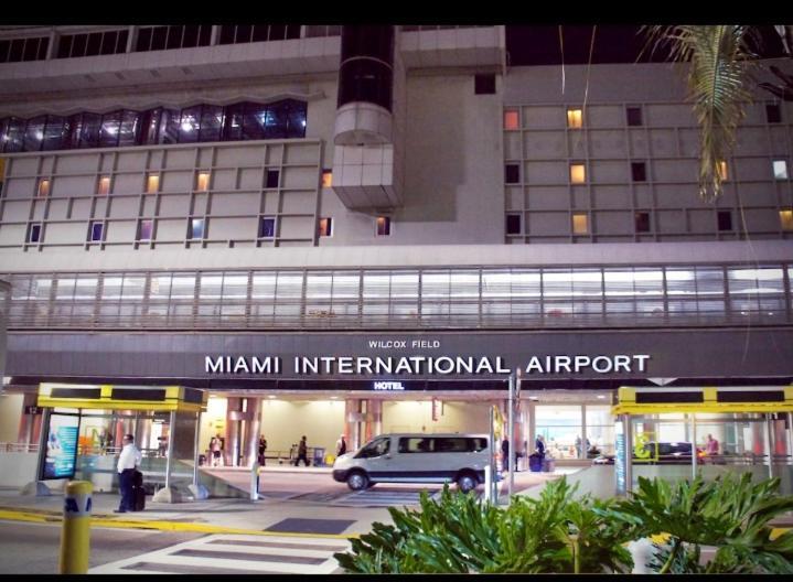 Private Rooms Close To Miami Airport - Free Parking - 01 Exteriör bild