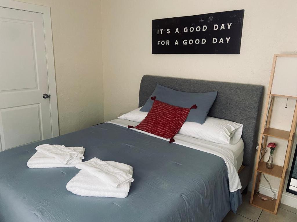 Private Rooms Close To Miami Airport - Free Parking - 01 Exteriör bild