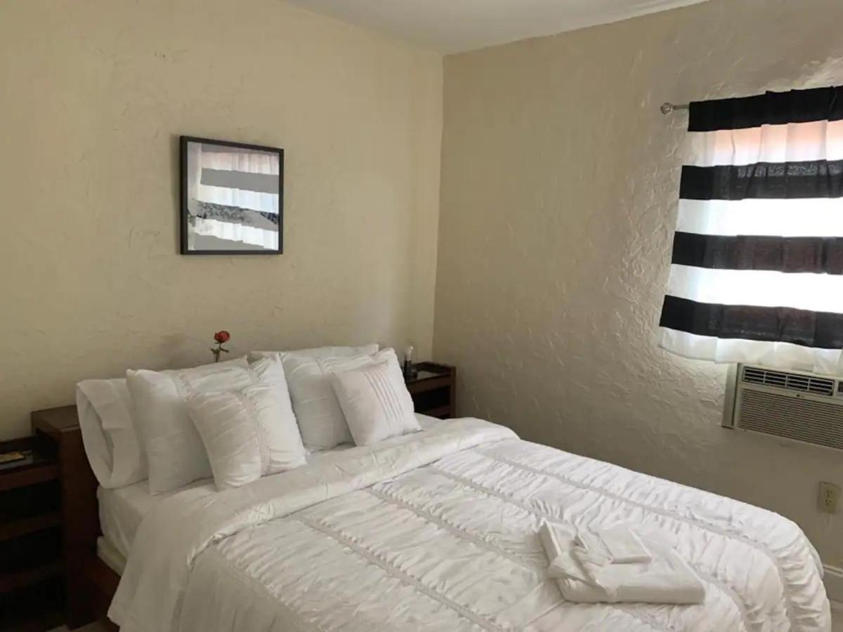 Private Rooms Close To Miami Airport - Free Parking - 01 Exteriör bild
