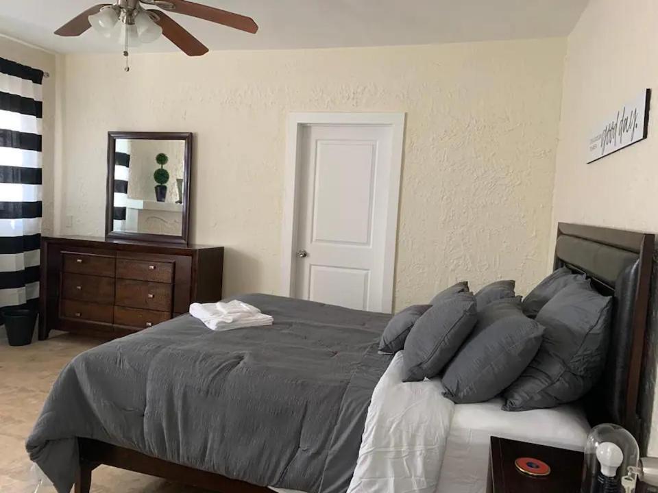 Private Rooms Close To Miami Airport - Free Parking - 01 Exteriör bild