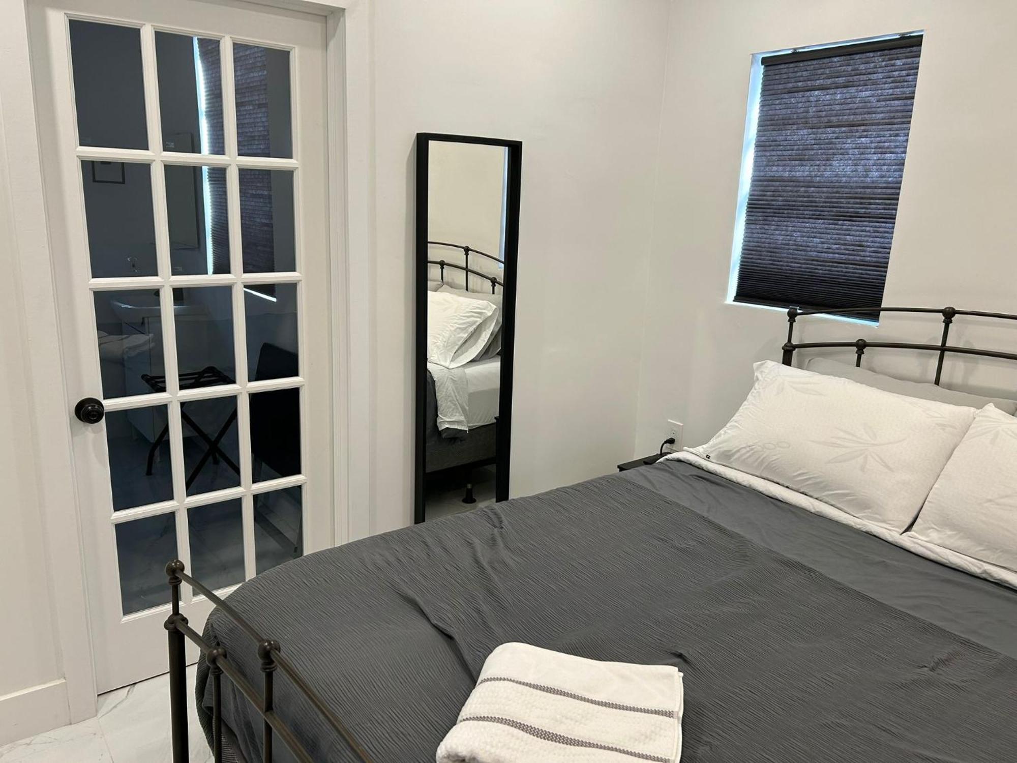 Private Rooms Close To Miami Airport - Free Parking - 01 Exteriör bild